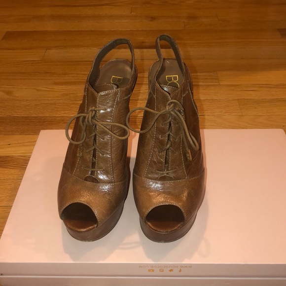 Heels - Picture 3 of 5